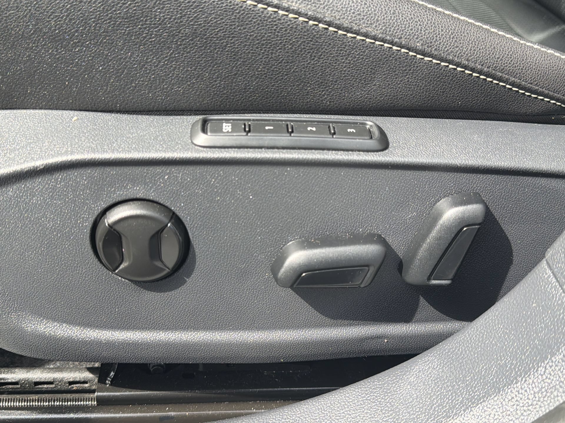 Used 2024 Volkswagen Jetta SEL FWD image 20