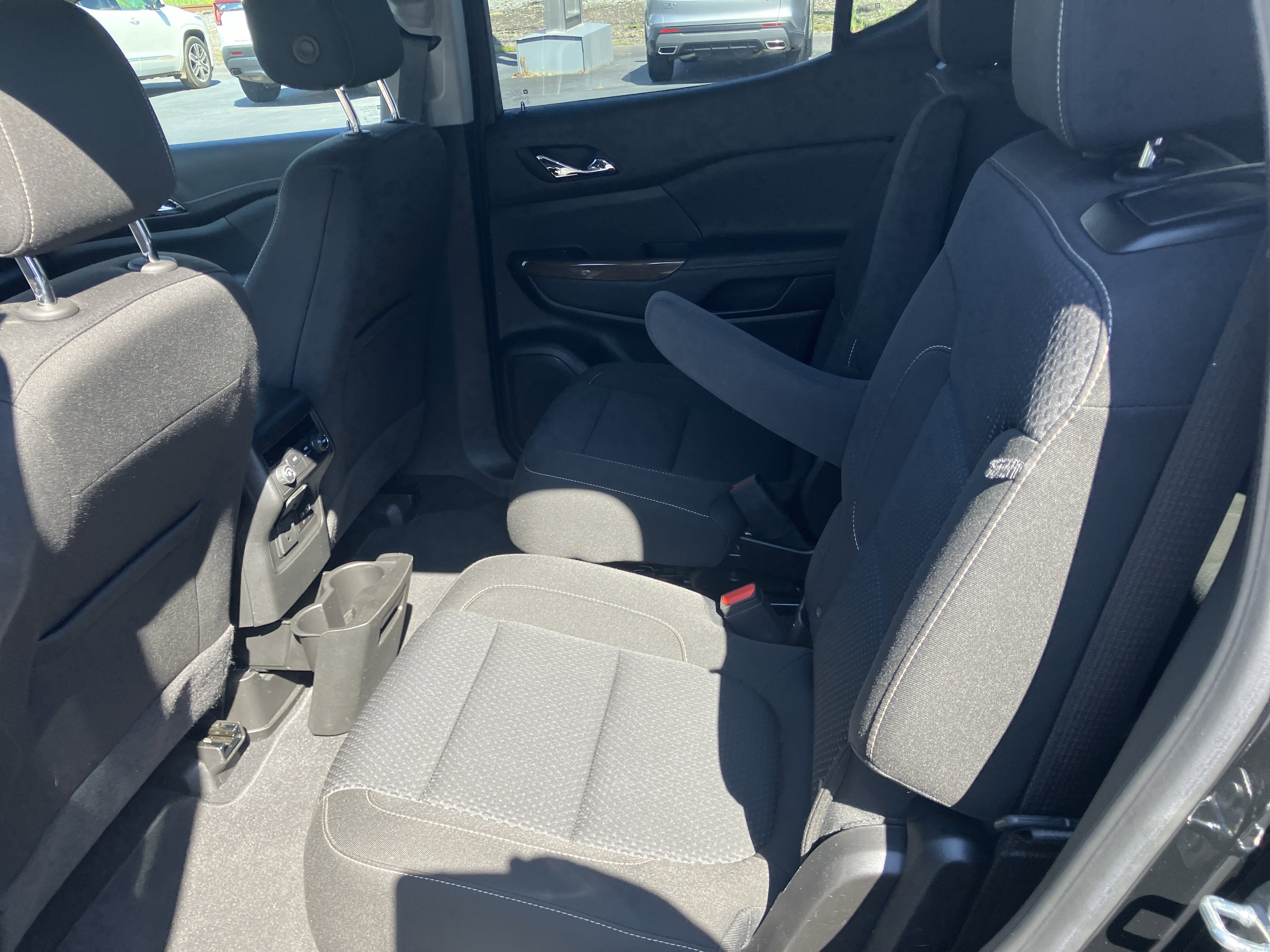 Used 2023 GMC Acadia SLE w/ Driver Convenience Package image 13