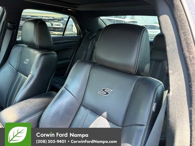 Used 2016 Chrysler 300 S w/ 300S Premium Group AWD/4WD image 7