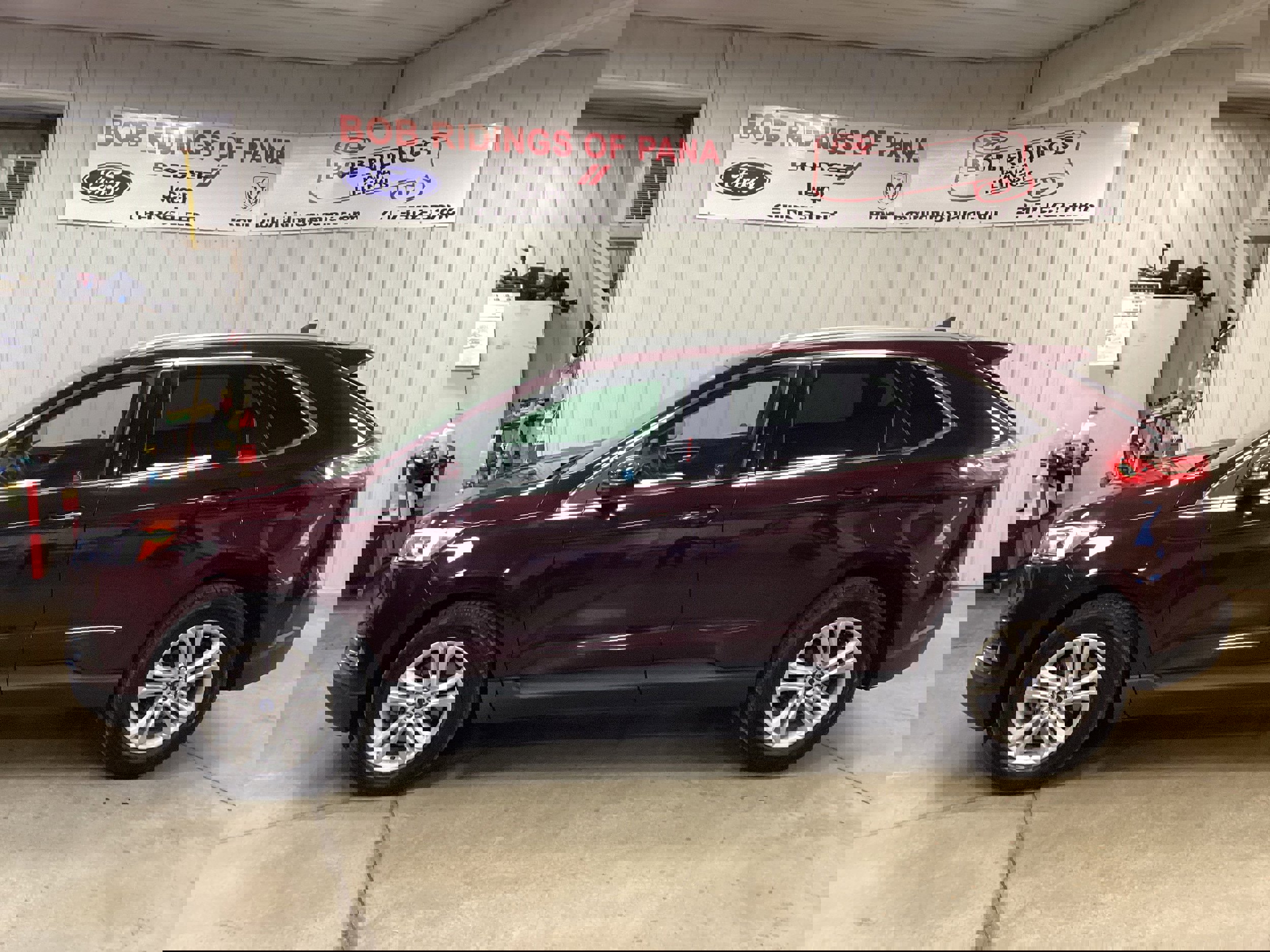 Used 2020 Ford Edge SEL w/ Convenience Package image 2