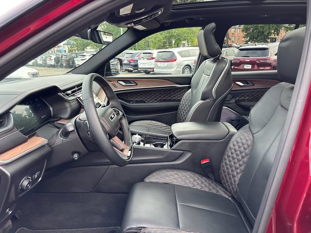 Used 2025 Jeep Grand Cherokee Summit w/ Obsidian Package AWD/4WD image 6
