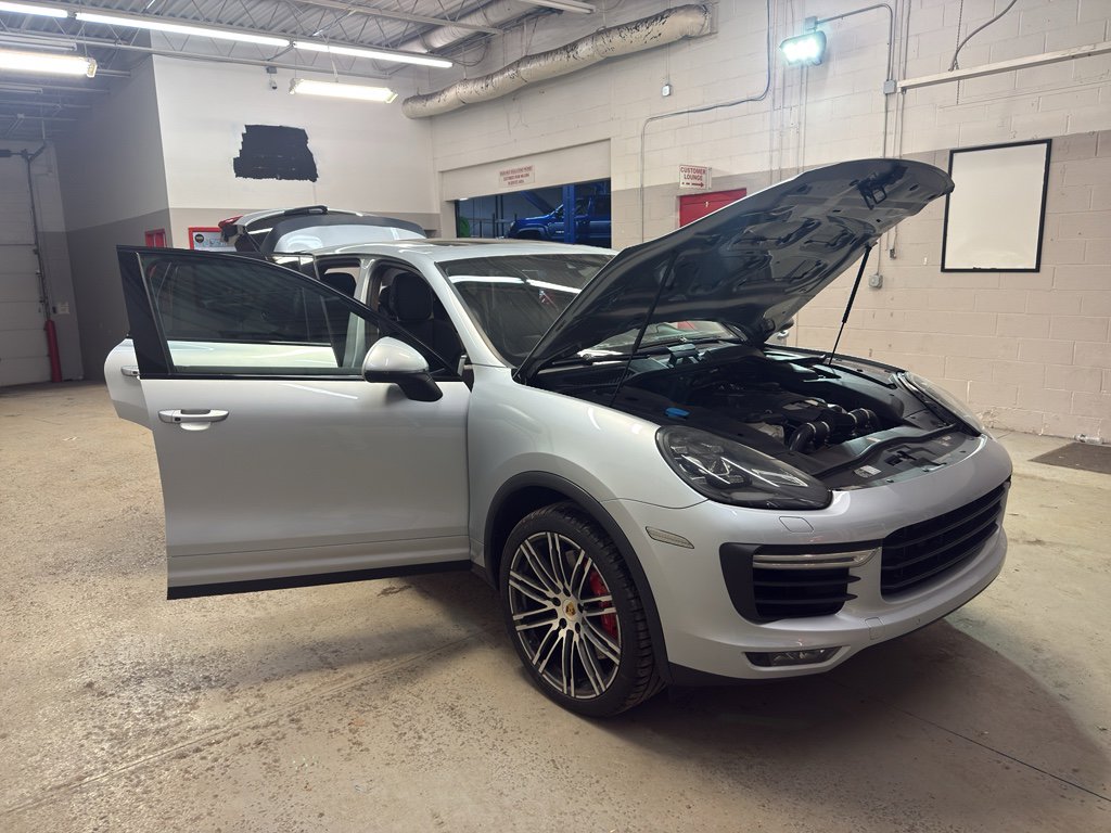 Used 2016 Porsche Cayenne Turbo image 7