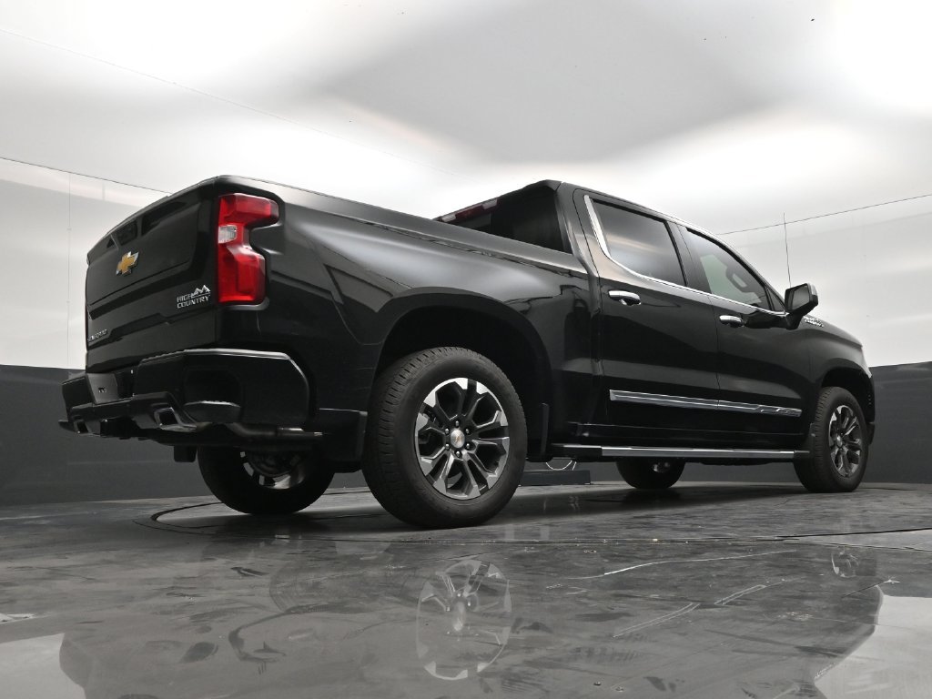 Used 2026 Chevrolet Silverado 1500 High Country w/ Technology Package RWD image 24