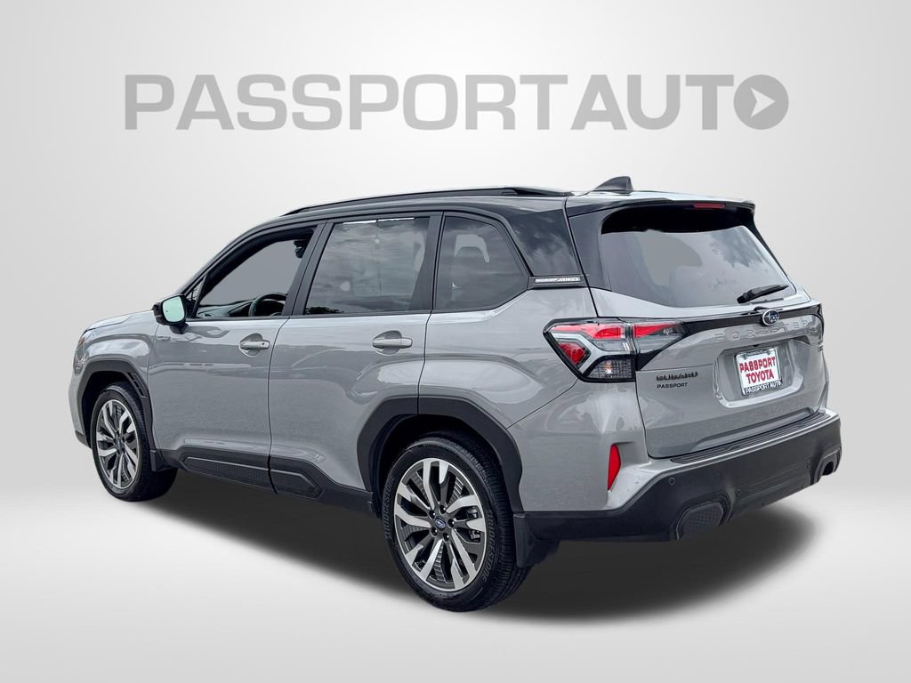 Used 2025 Subaru Forester Touring AWD/4WD image 4