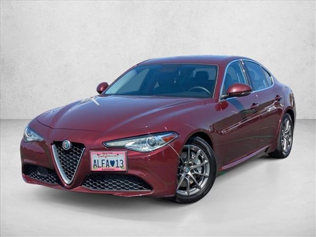 Used 2019 Alfa Romeo Giulia image 1