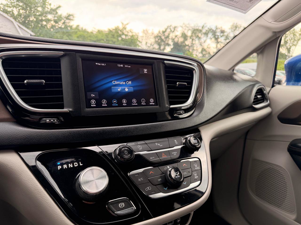 Used 2019 Chrysler Pacifica Touring-L FWD image 30