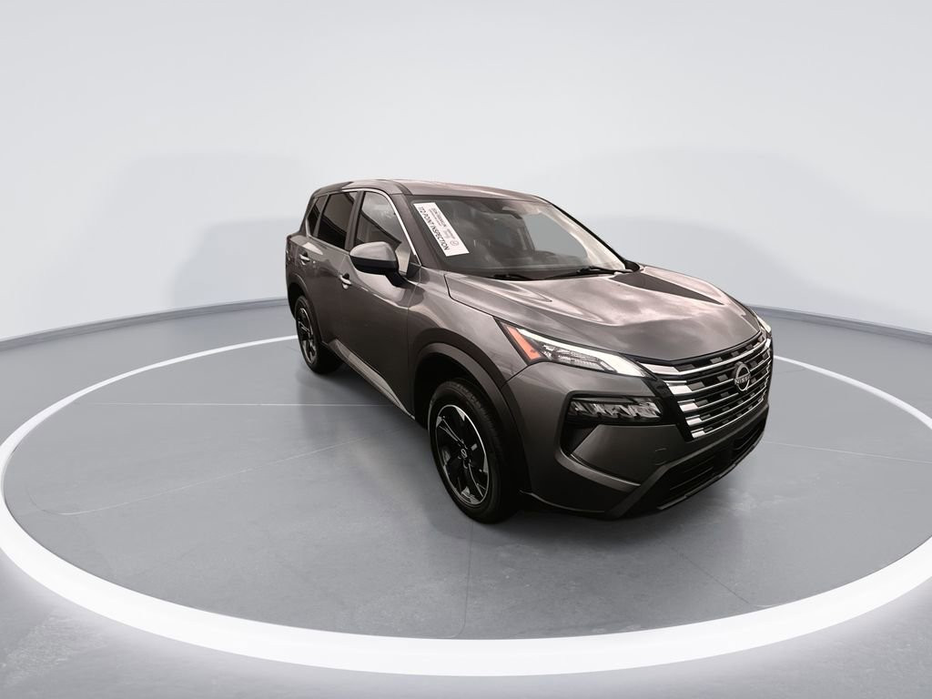 Used 2024 Nissan Rogue SV image 2