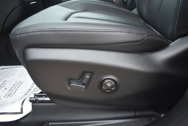 New 2026 Chrysler Pacifica Select image 13