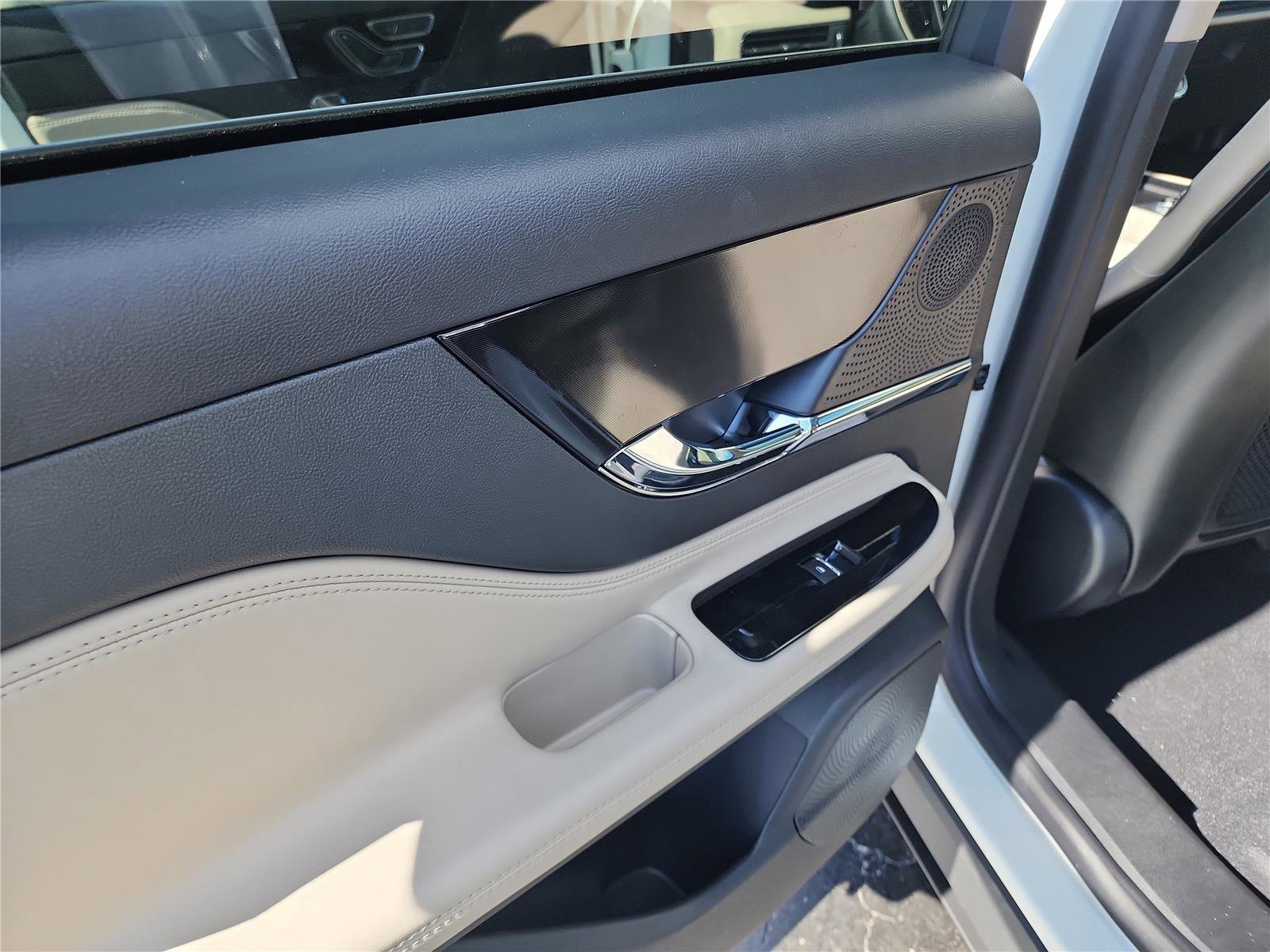 New 2026 Lincoln Corsair Reserve image 21