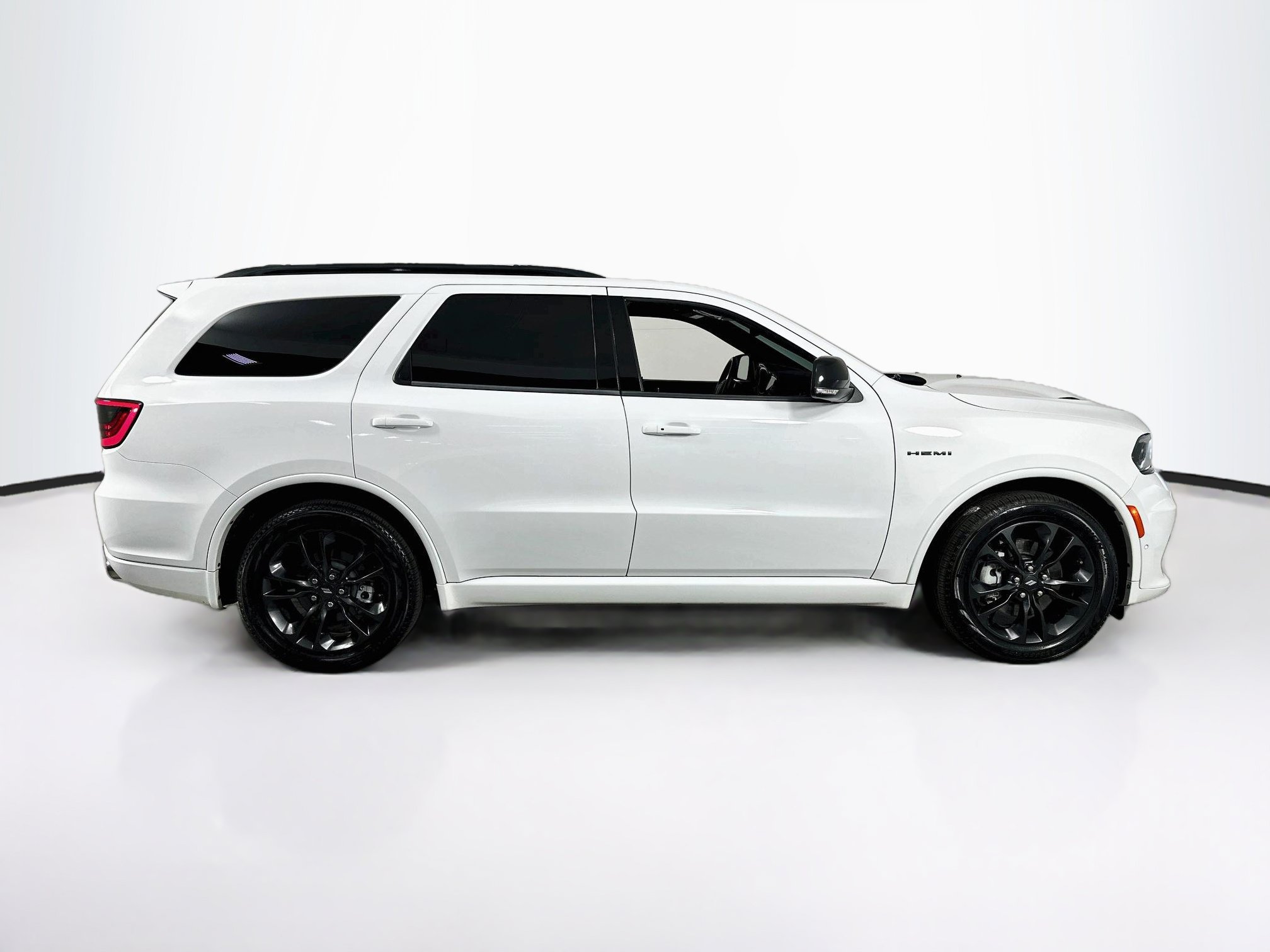 Used 2023 Dodge Durango R/T RWD image 4