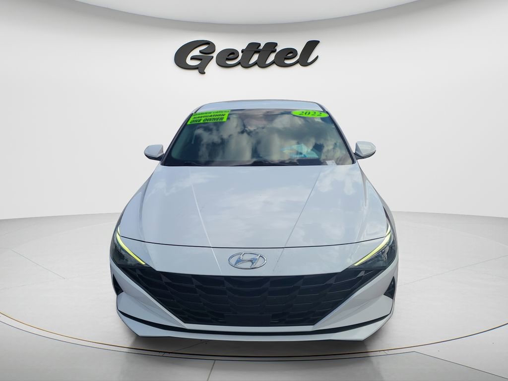 Used 2022 Hyundai Elantra SEL w/ Convenience Package FWD image 2