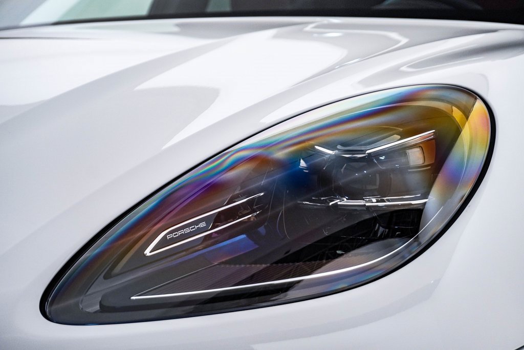 Certified 2025 Porsche Macan image 7