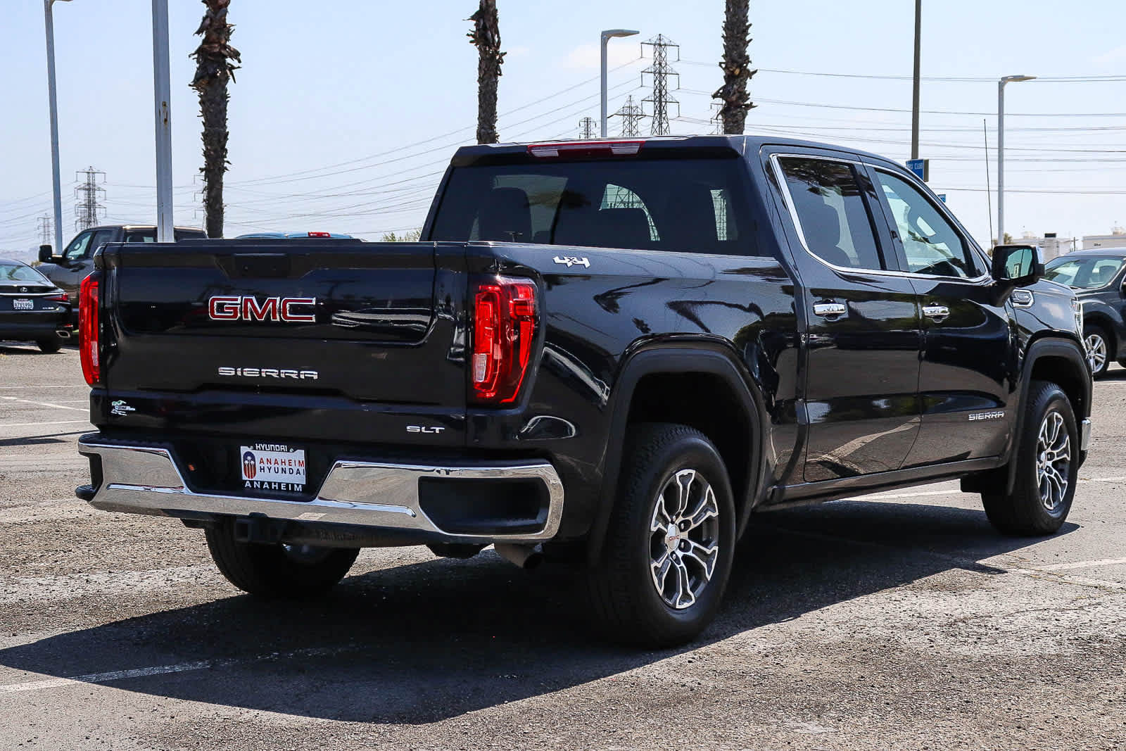 Used 2024 GMC Sierra 1500 SLT AWD/4WD image 7