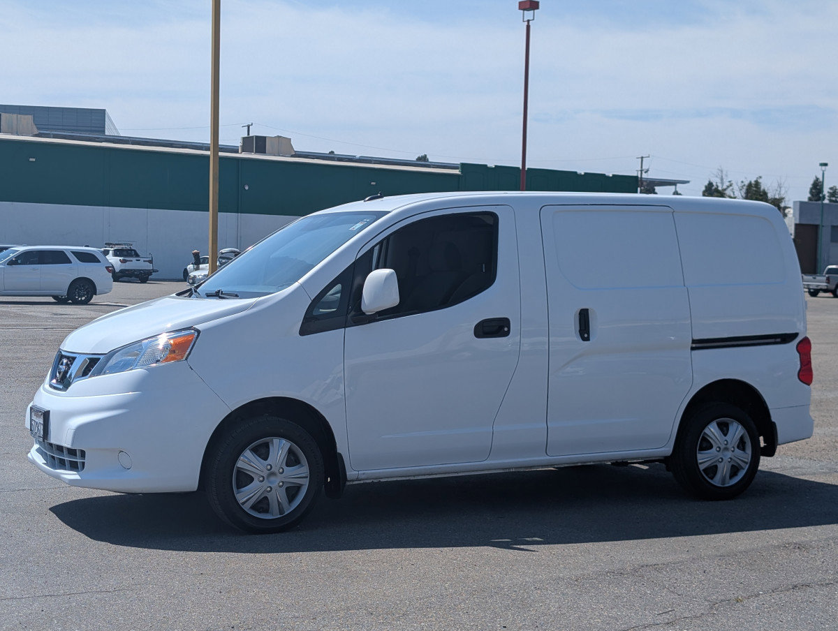 Used 2020 Nissan NV200 SV image 2