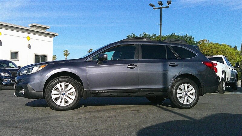 Used 2015 Subaru Outback 2.5i Premium AWD/4WD image 4