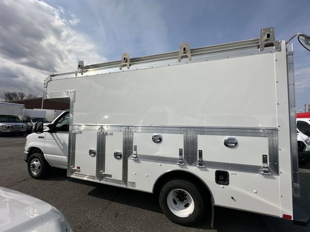 New 2026 Ford E-350 and Econoline 350 Super Duty w/ Power Equipment Group image 8