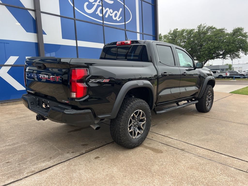 Used 2025 Chevrolet Colorado ZR2 w/ Technology Package AWD/4WD image 8