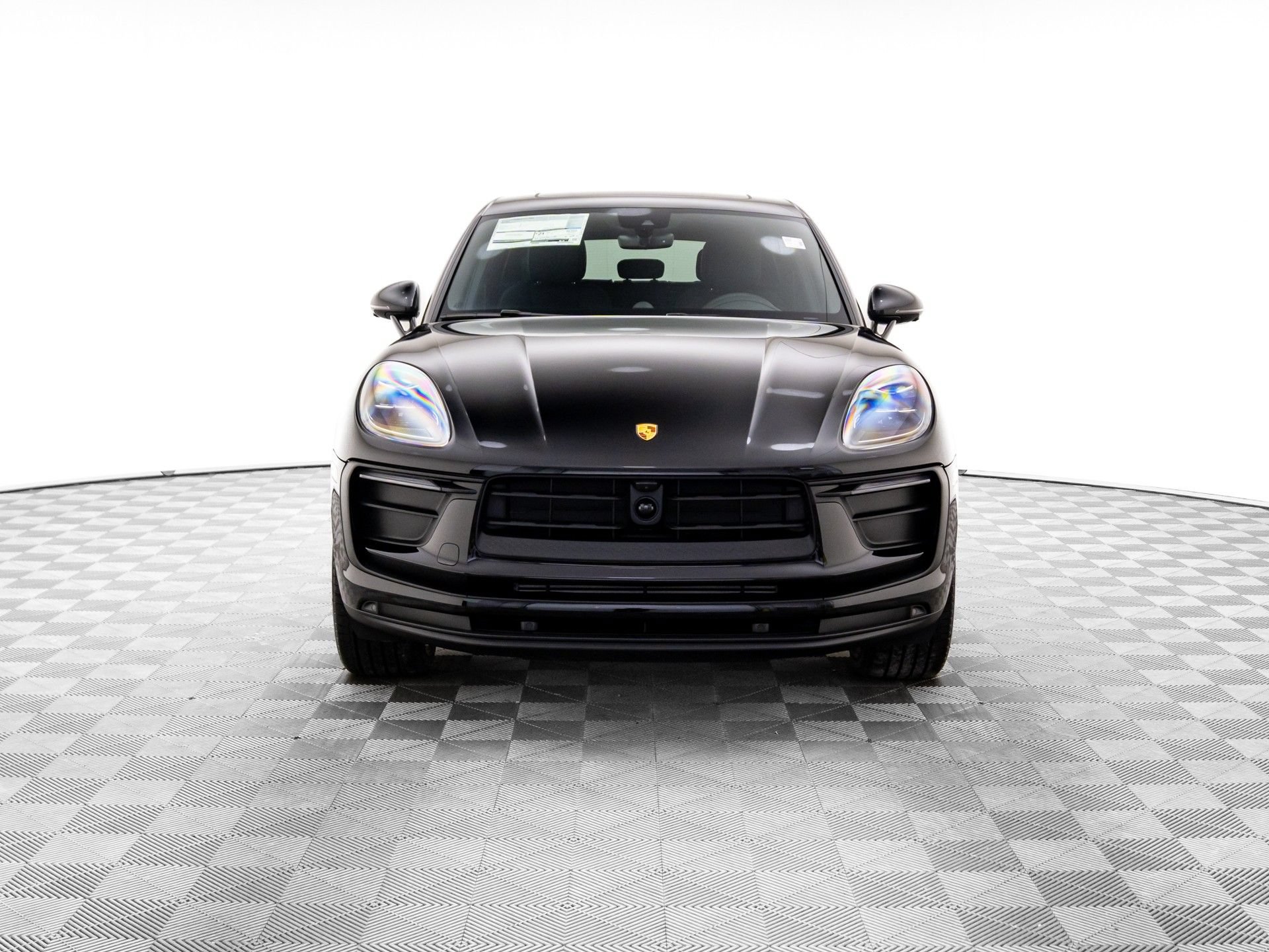 Certified 2026 Porsche Macan AWD/4WD image 9