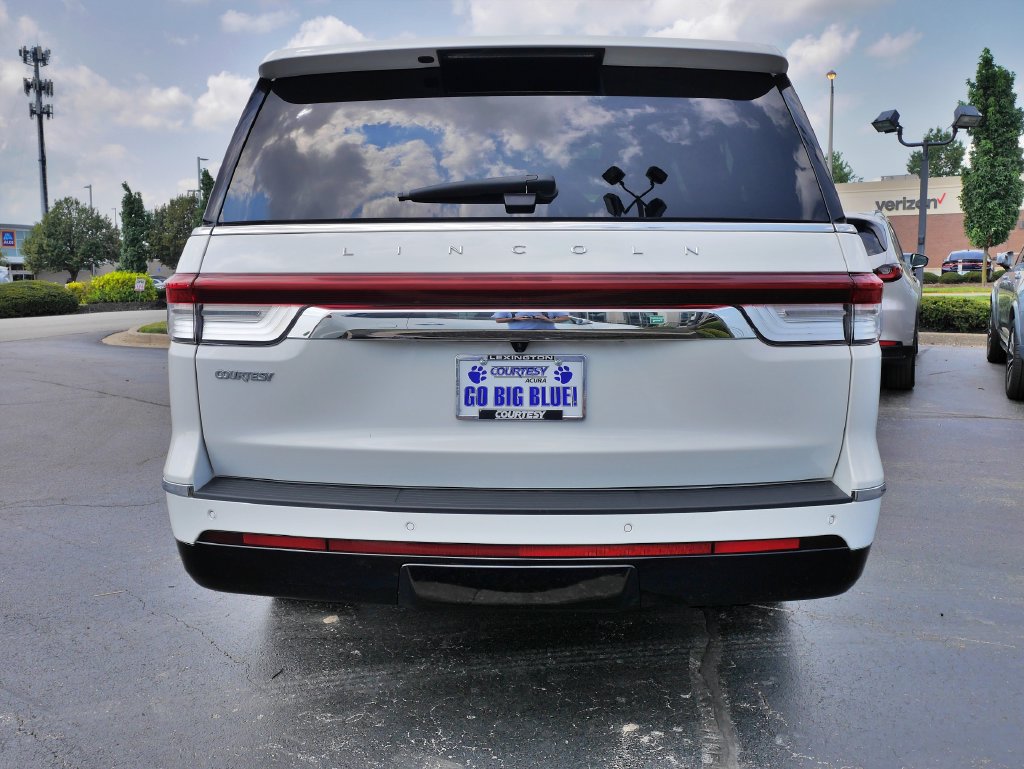 Used 2024 Lincoln Navigator L Reserve AWD/4WD image 6