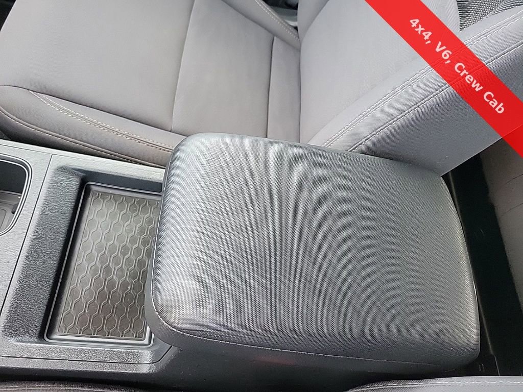 Used 2022 Nissan Frontier SV image 34