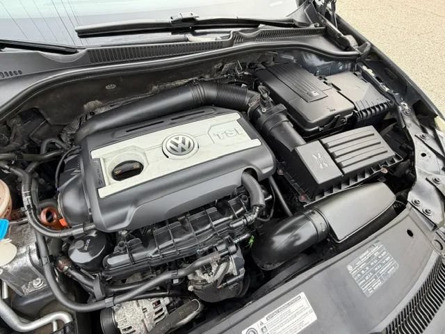 Used 2011 Volkswagen Golf 4-Door FWD image 29
