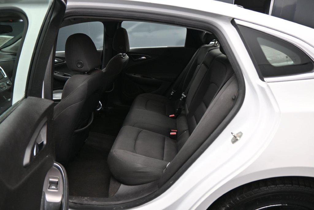 Used 2018 Chevrolet Malibu LT FWD image 24
