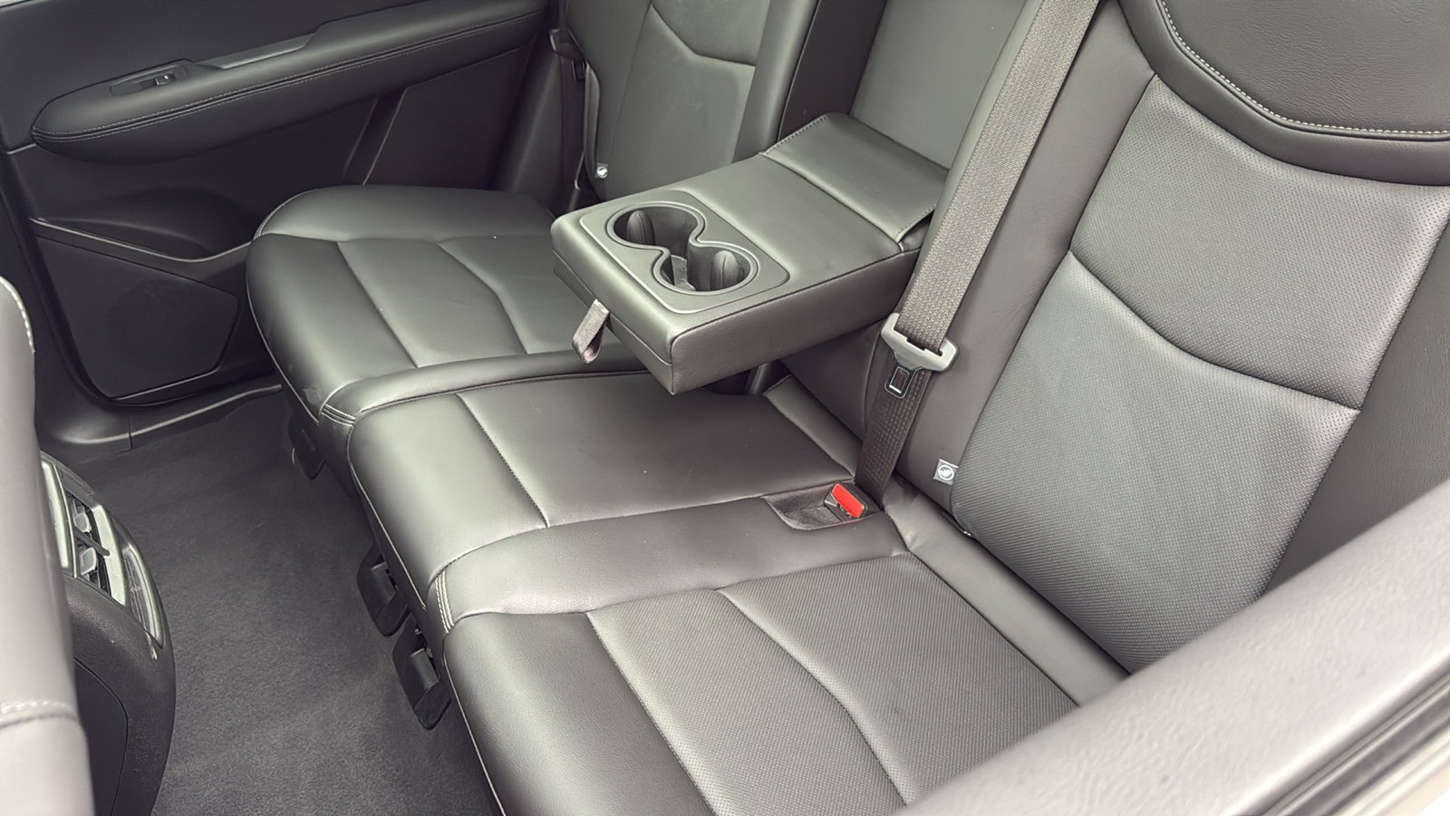 Used 2025 Cadillac XT5 Premium Luxury image 32