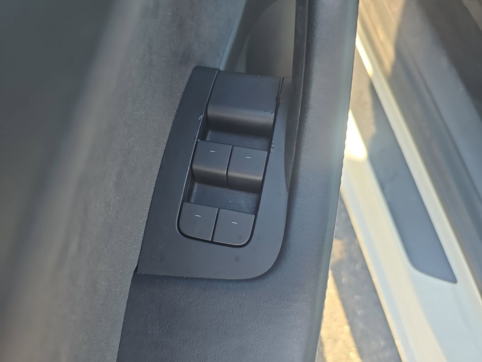 Used 2021 Tesla Model 3 Standard Range Plus image 14