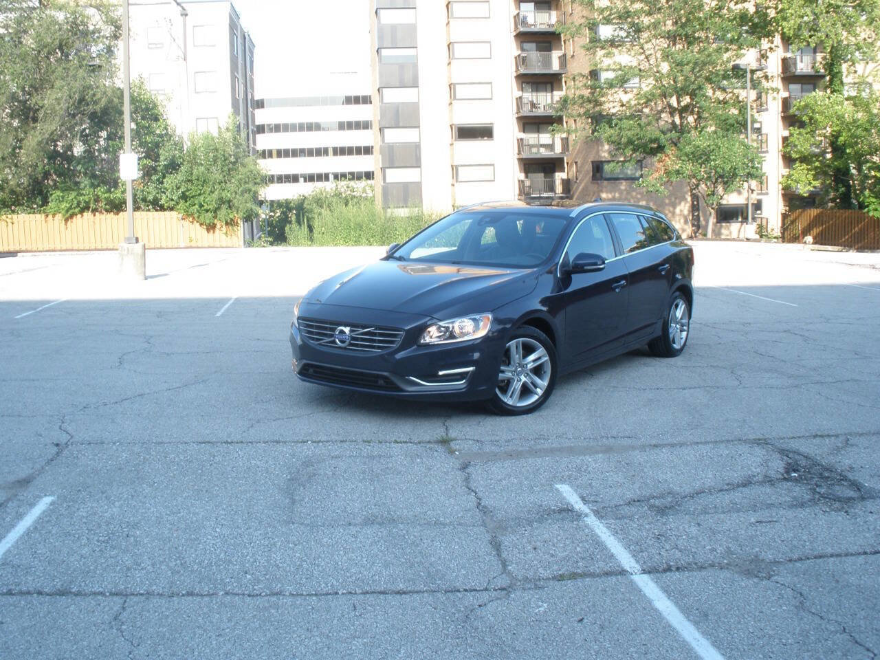 Used 2015 Volvo V60 T5 Premier image 16