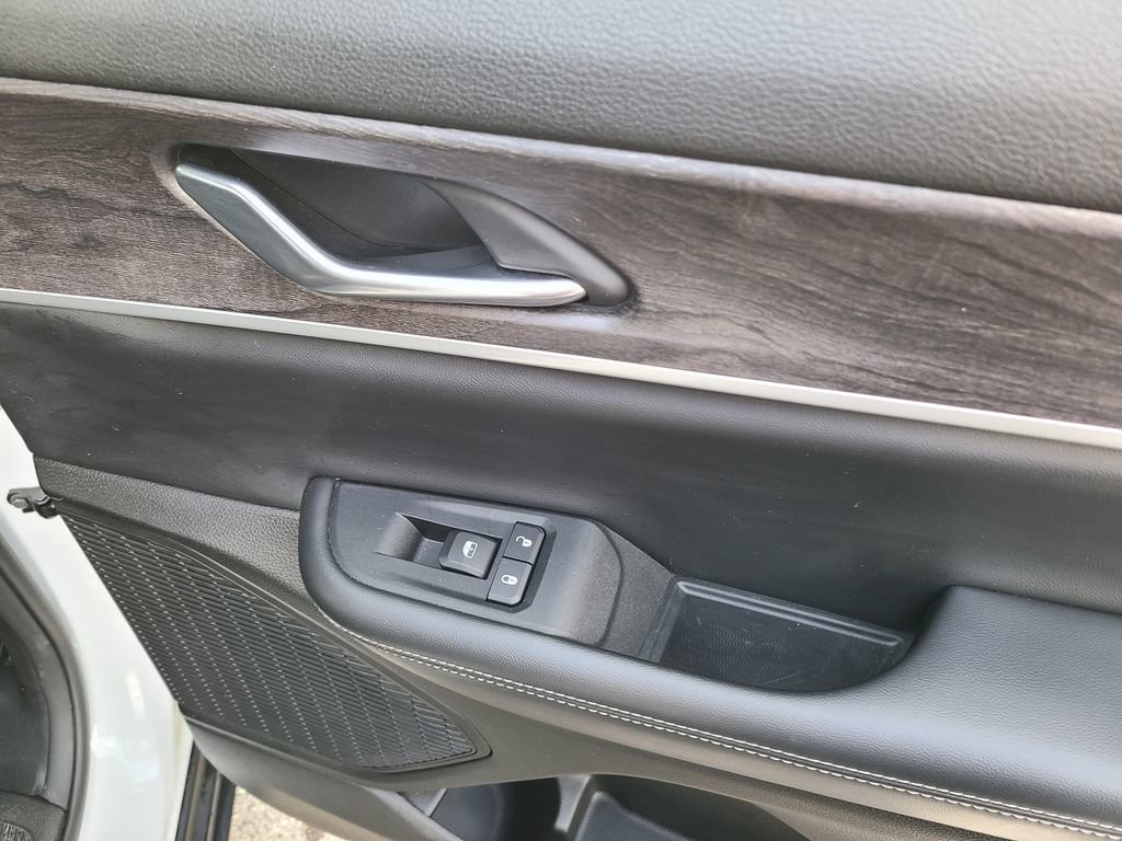 Used 2024 Jeep Grand Cherokee L Limited AWD/4WD image 29