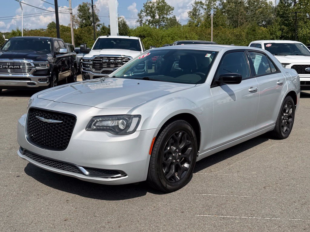 Used 2019 Chrysler 300 Touring w/ Sport Appearance Package AWD/4WD image 8