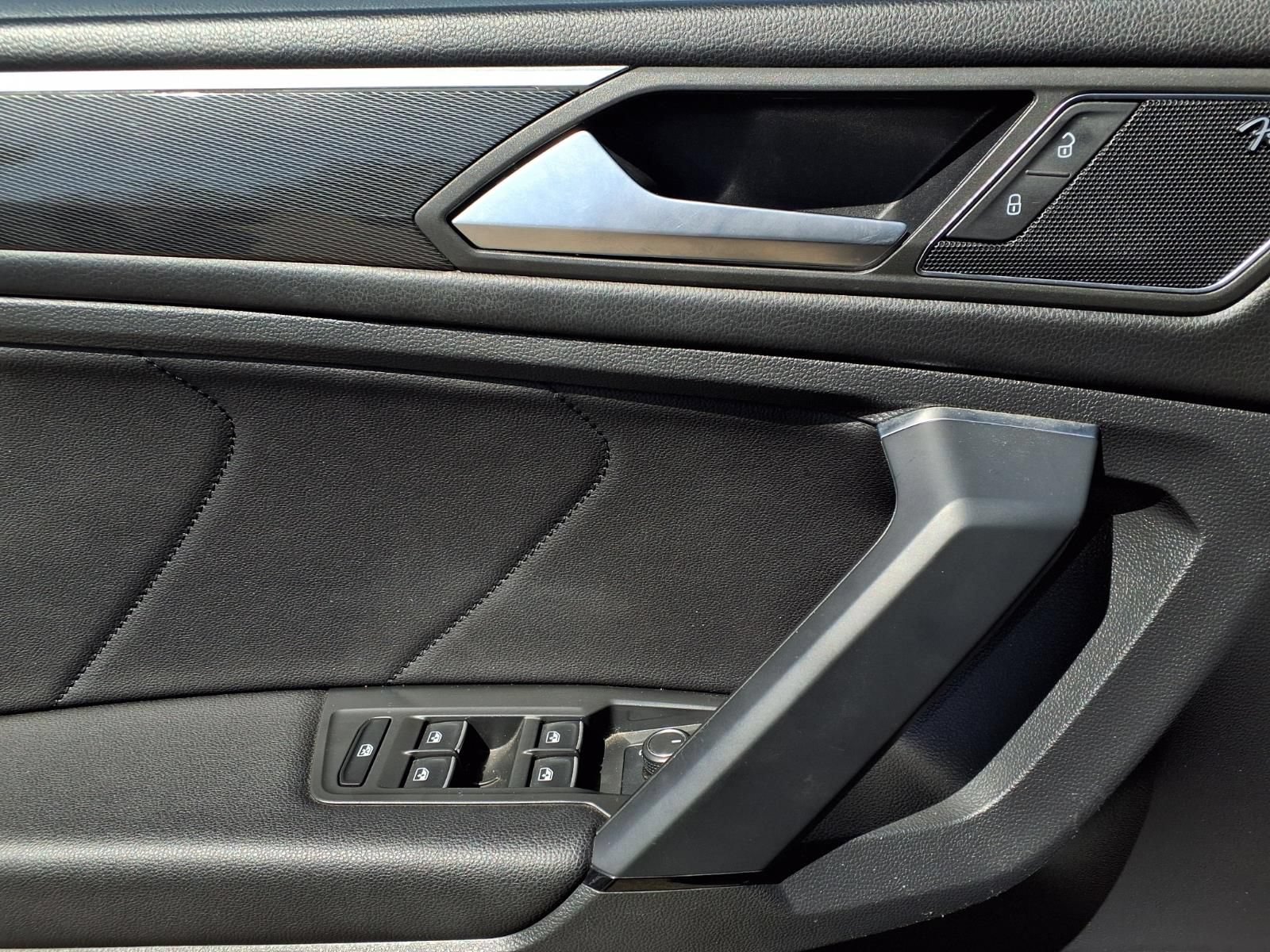 Used 2019 Volkswagen Tiguan SEL Premium AWD/4WD image 19