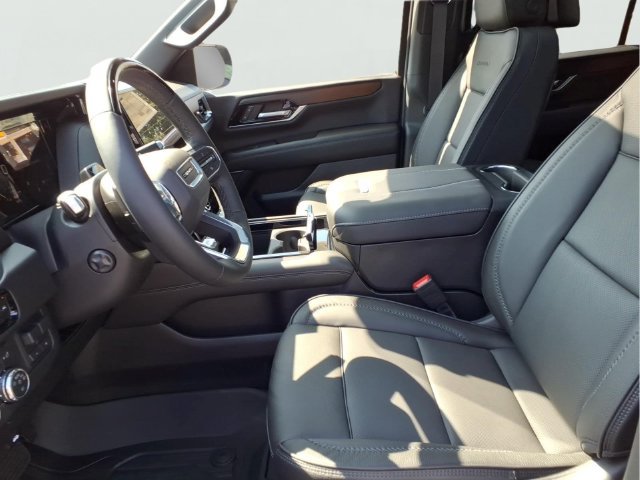 New 2026 GMC Yukon Denali w/ Advanced Technology Package AWD/4WD image 5