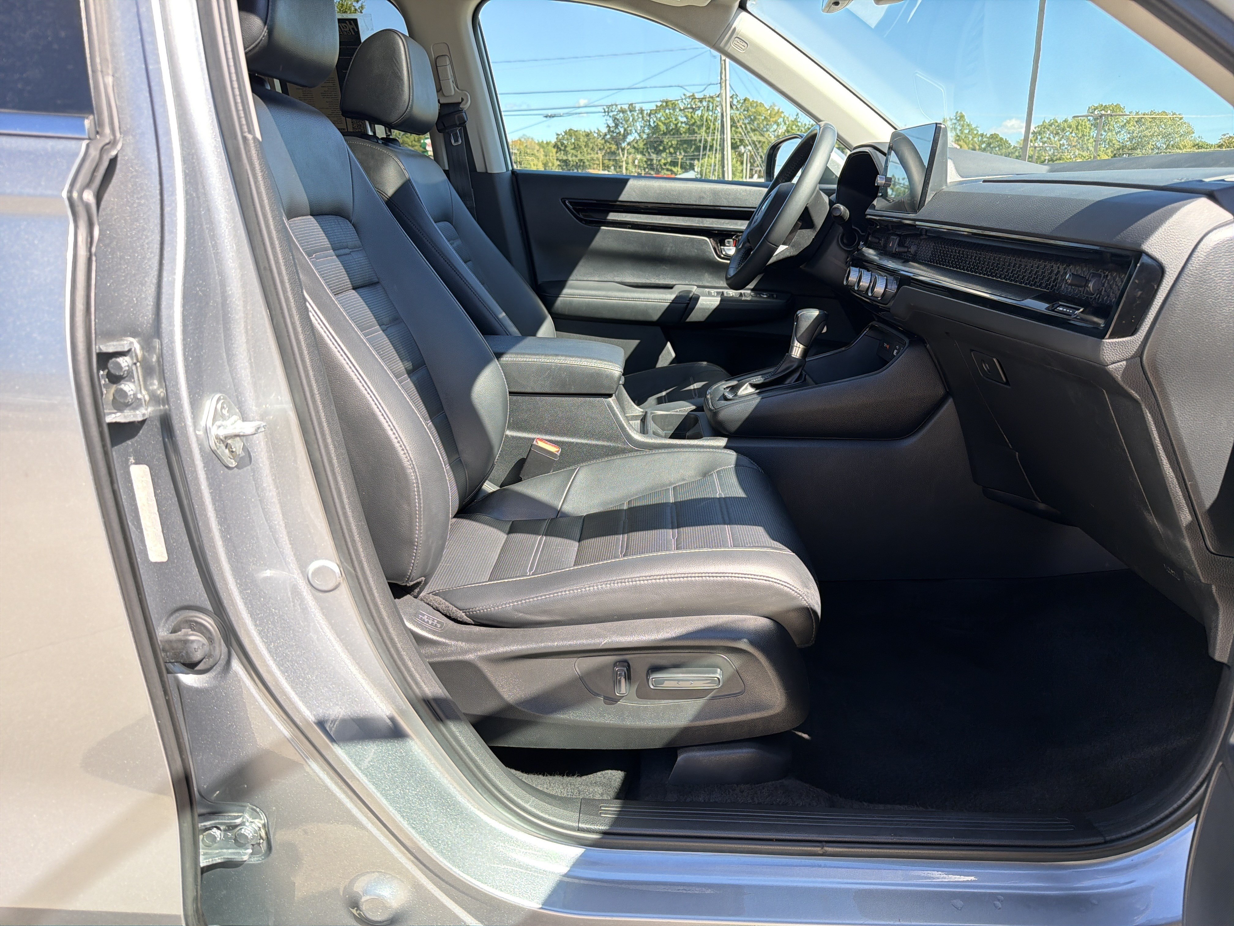Used 2023 Honda CR-V EX-L image 32