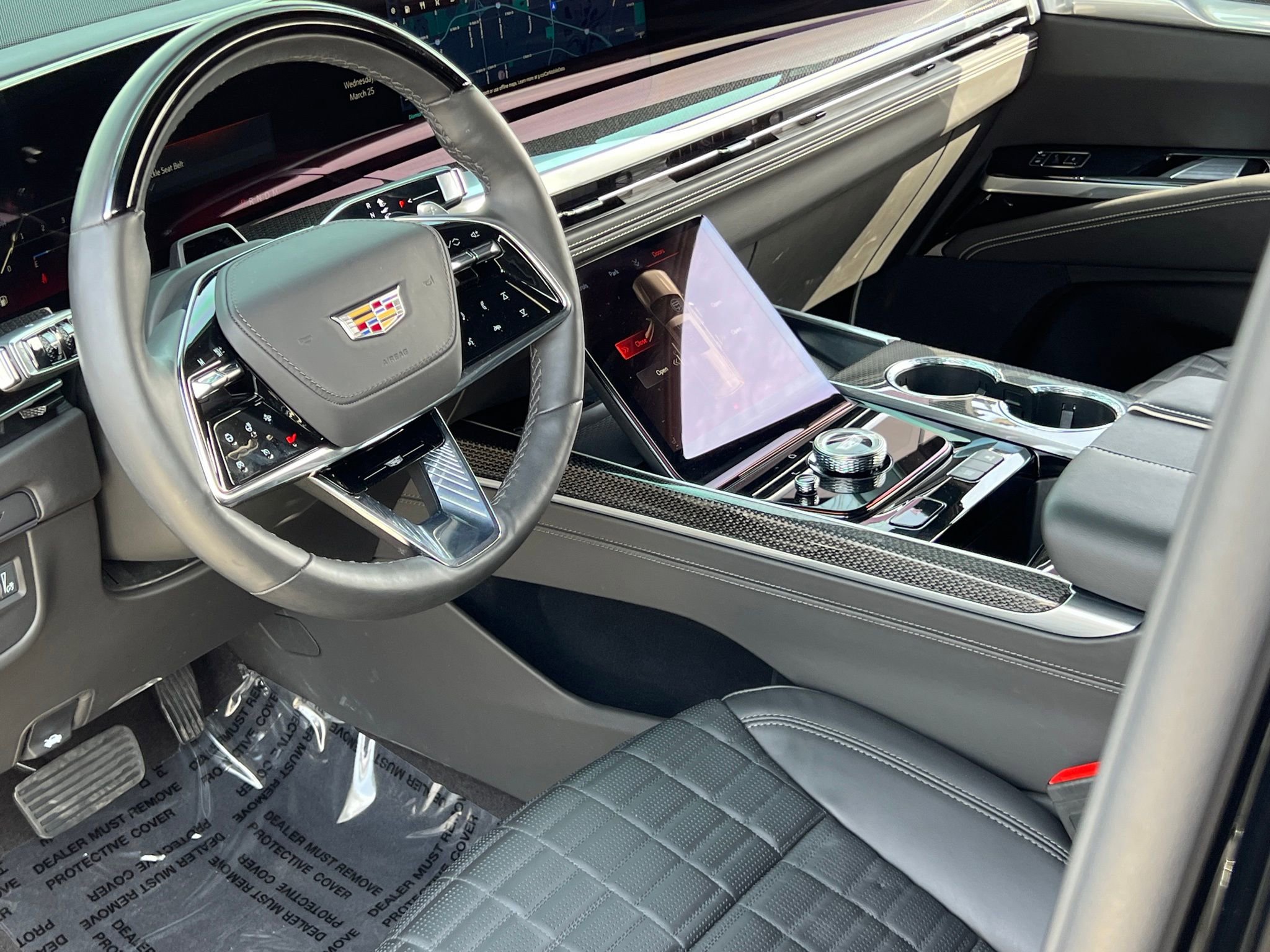 Used 2025 Cadillac Escalade ESV V image 3