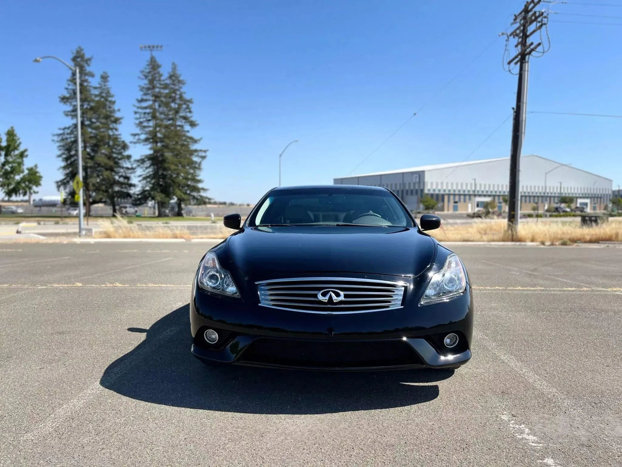 Used 2011 INFINITI G37 Journey w/ Premium Pkg image 2