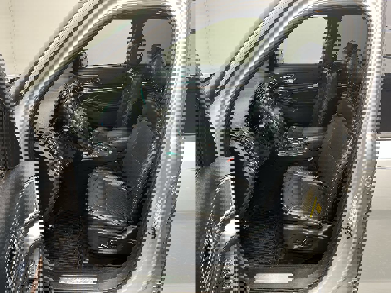 Used 2016 Ford Explorer Limited AWD/4WD image 3