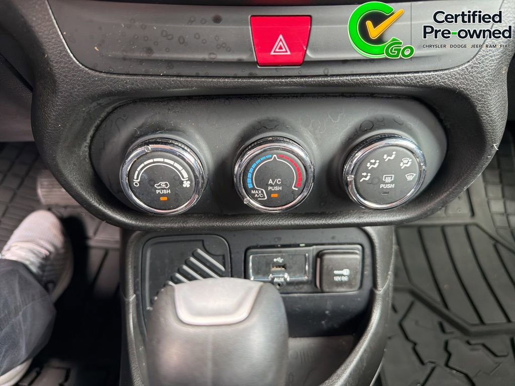 Certified 2016 Jeep Renegade Sport w/ Power & Air Group FWD image 56