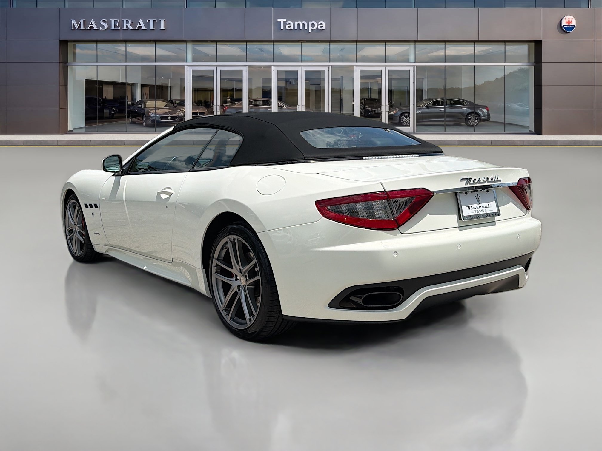Used 2016 Maserati GranTurismo MC RWD image 5