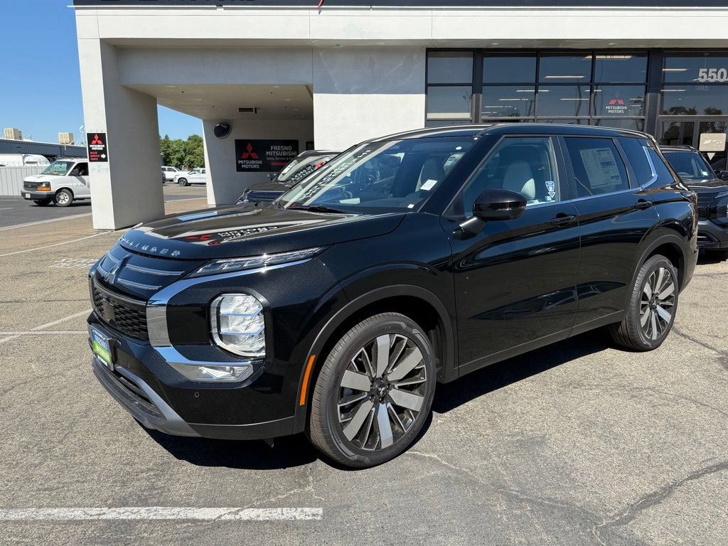 New 2026 Mitsubishi Outlander FWD image 4