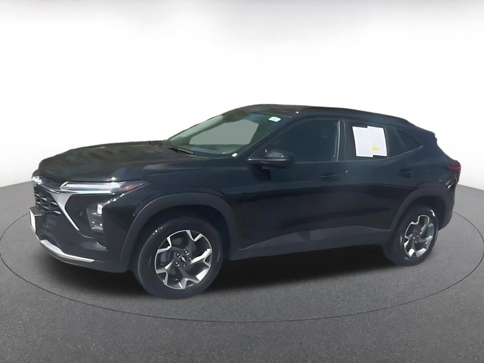 Used 2025 Chevrolet Trax LT FWD image 7