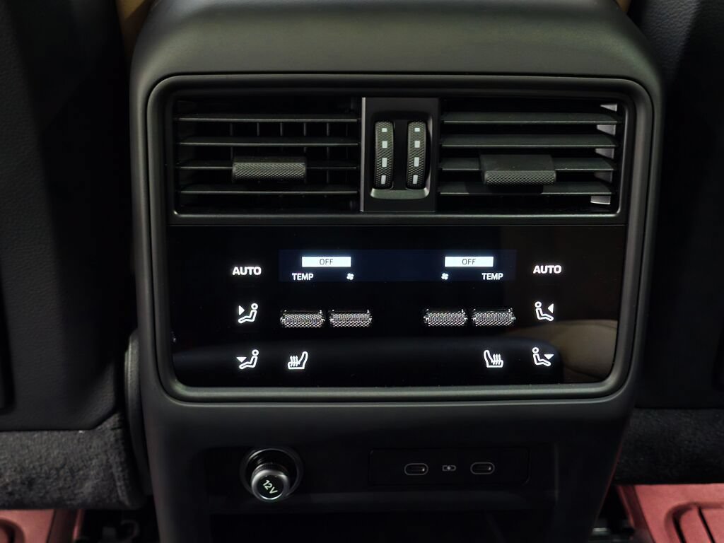 Certified 2026 Porsche Cayenne AWD/4WD image 22