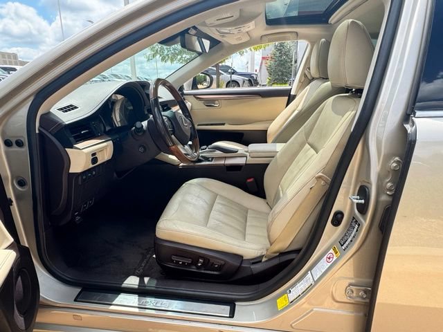 Used 2017 Lexus ES 300h FWD image 30