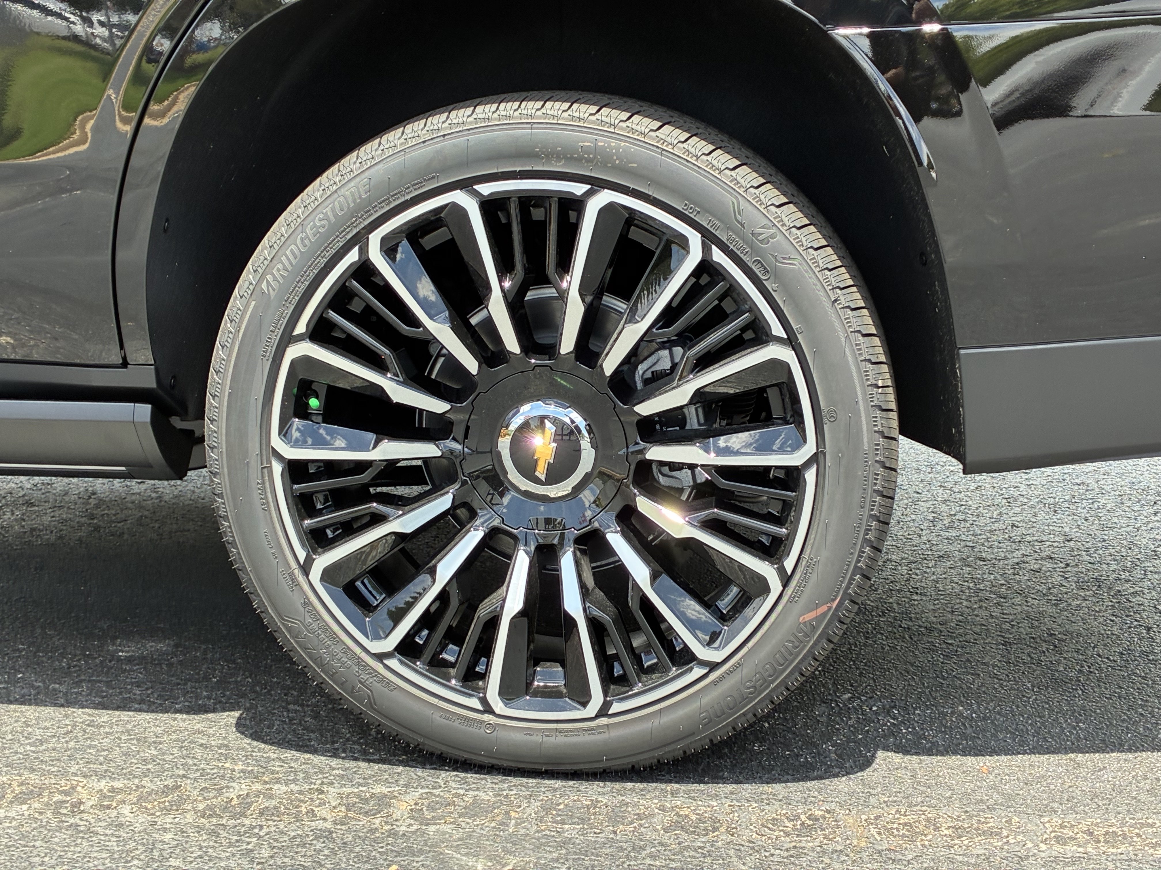 New 2026 Chevrolet Tahoe High Country AWD/4WD image 11