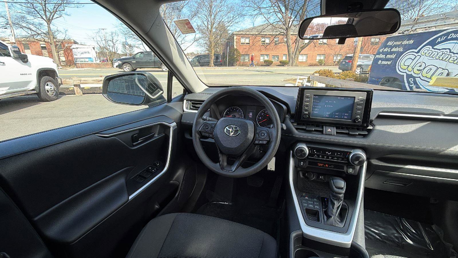 Used 2019 Toyota RAV4 LE image 29