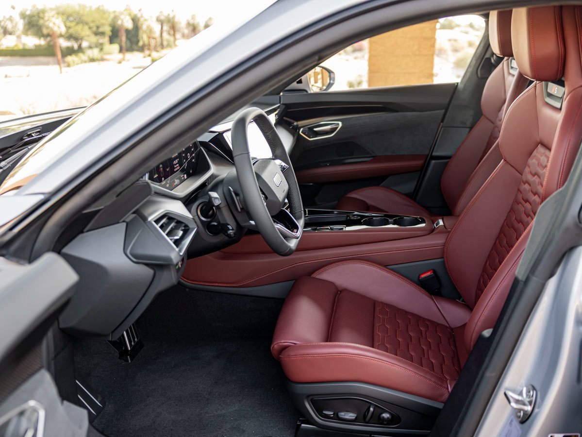 New 2025 Audi S e-tron GT Prestige image 13