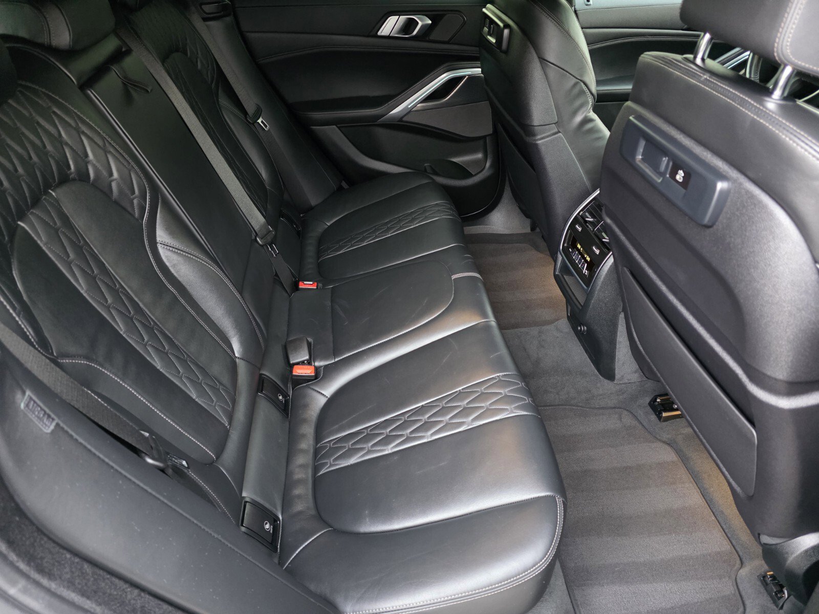 Used 2023 BMW X6 M50i w/ Shadowloine Package image 5