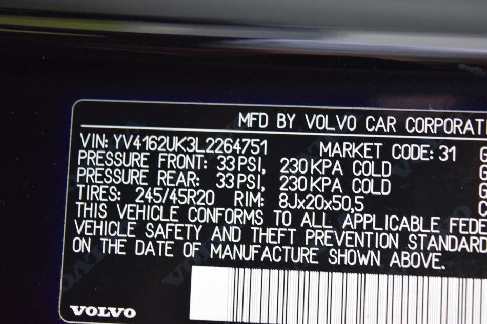 Used 2020 Volvo XC40 T5 Momentum w/ Protection Package Premier image 81