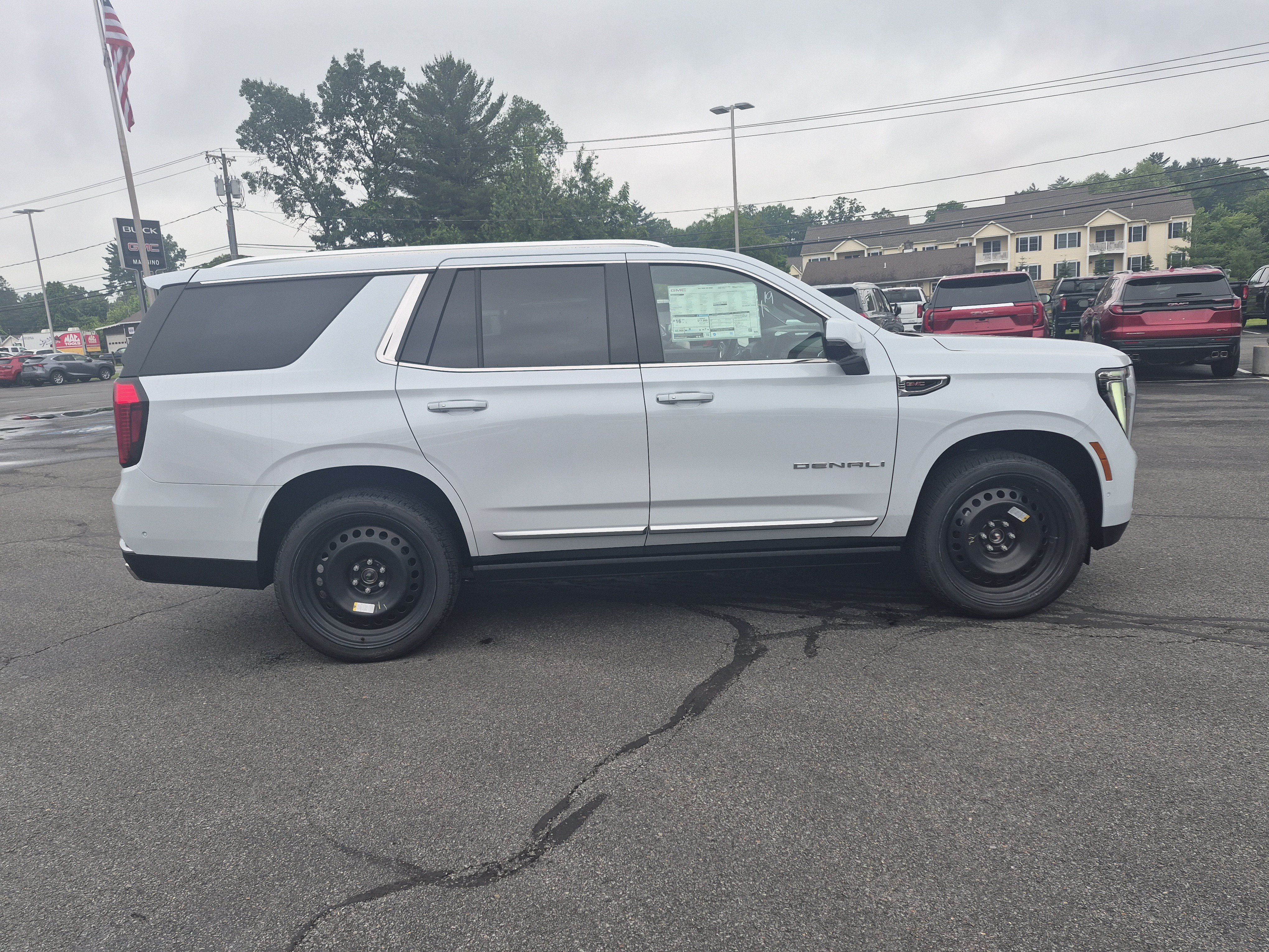 Used 2026 GMC Yukon Denali w/ Denali Reserve Package AWD/4WD image 6