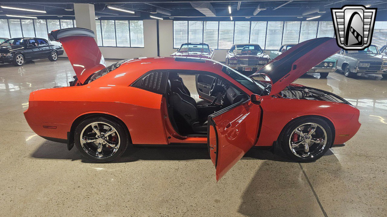 Used 2009 Dodge Challenger SRT8 w/ SRT Option Group II image 18
